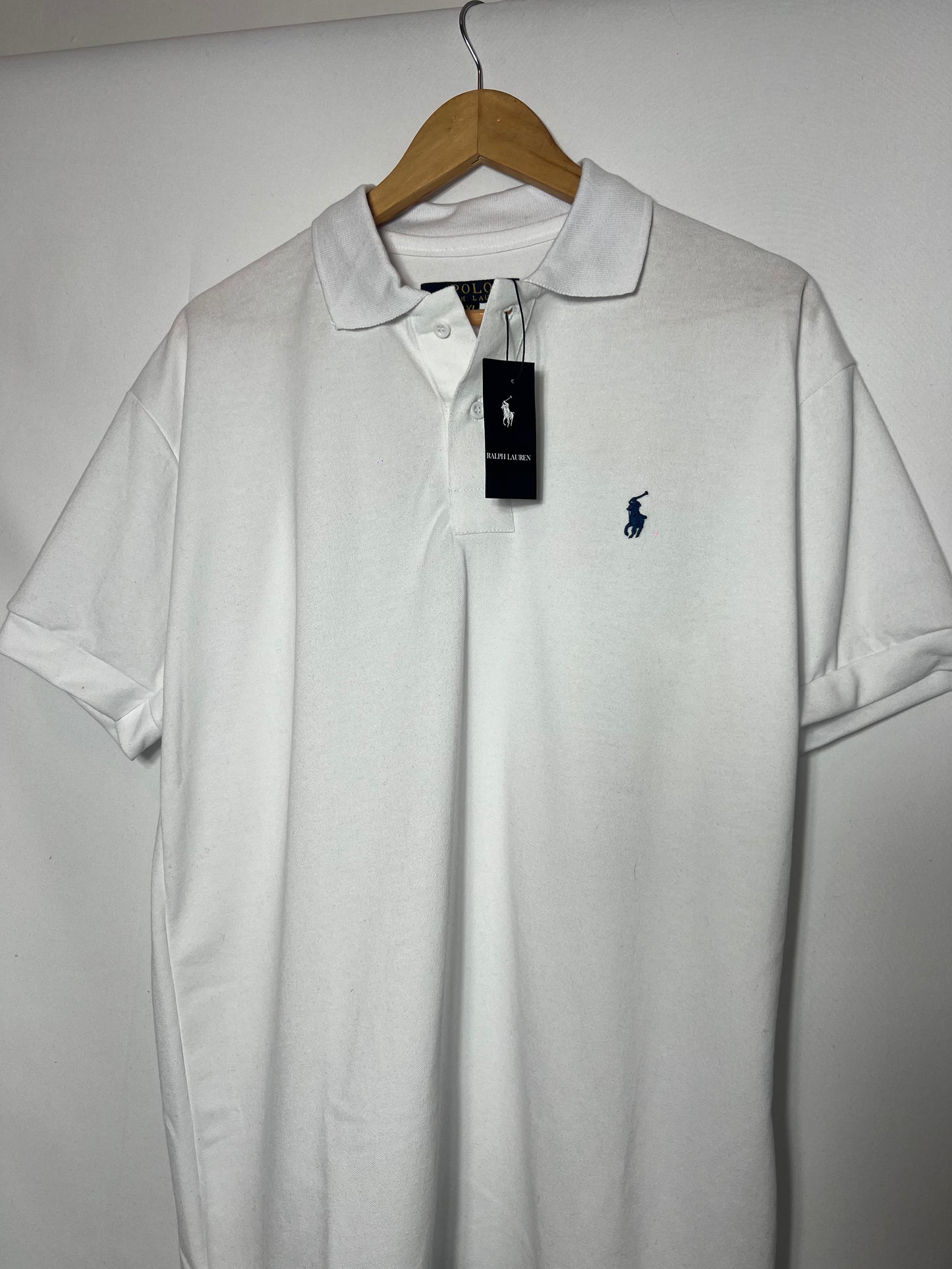 Remera Polo color blanco