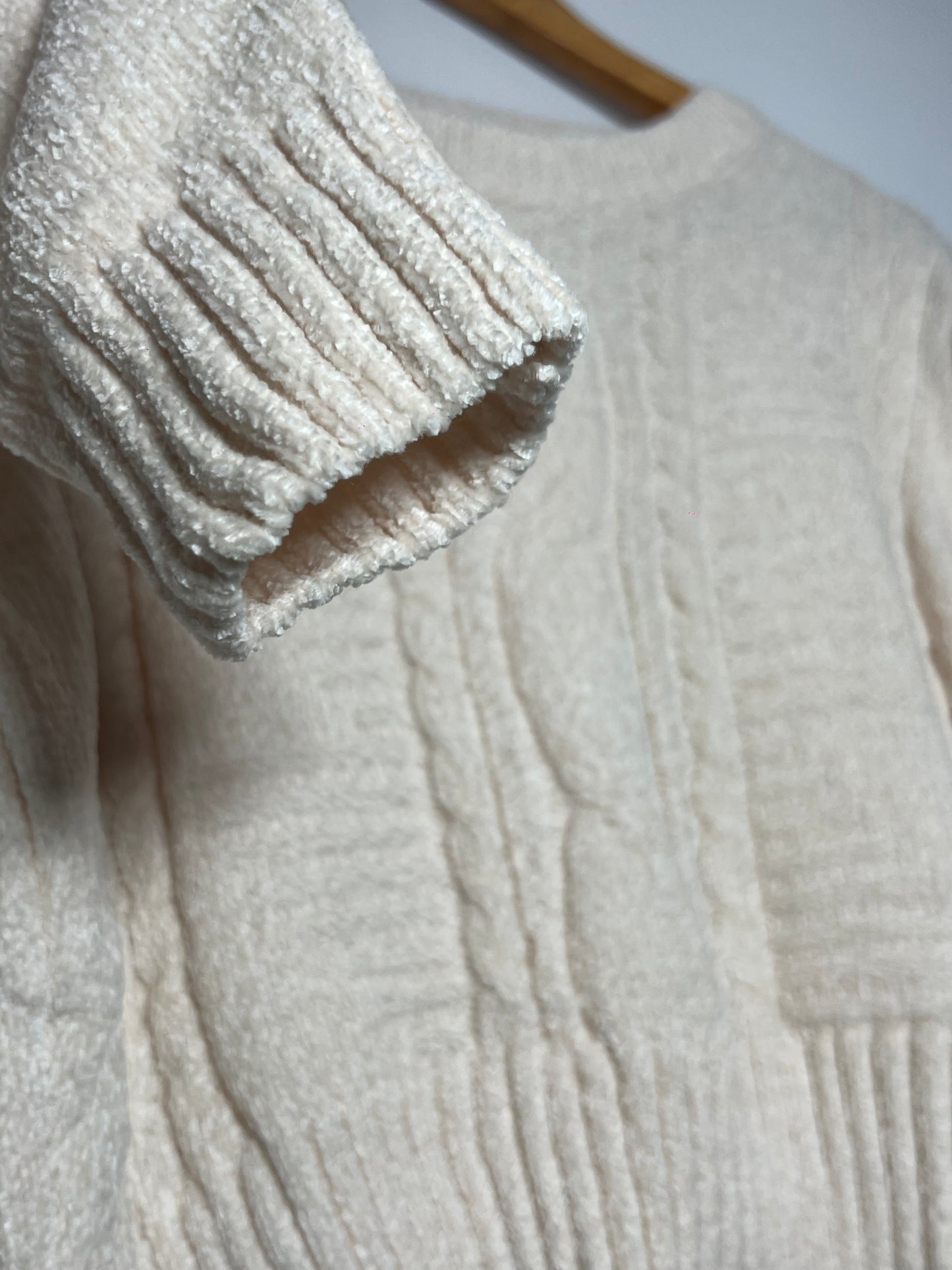 Buzo Sweater Chenille Color Blanco