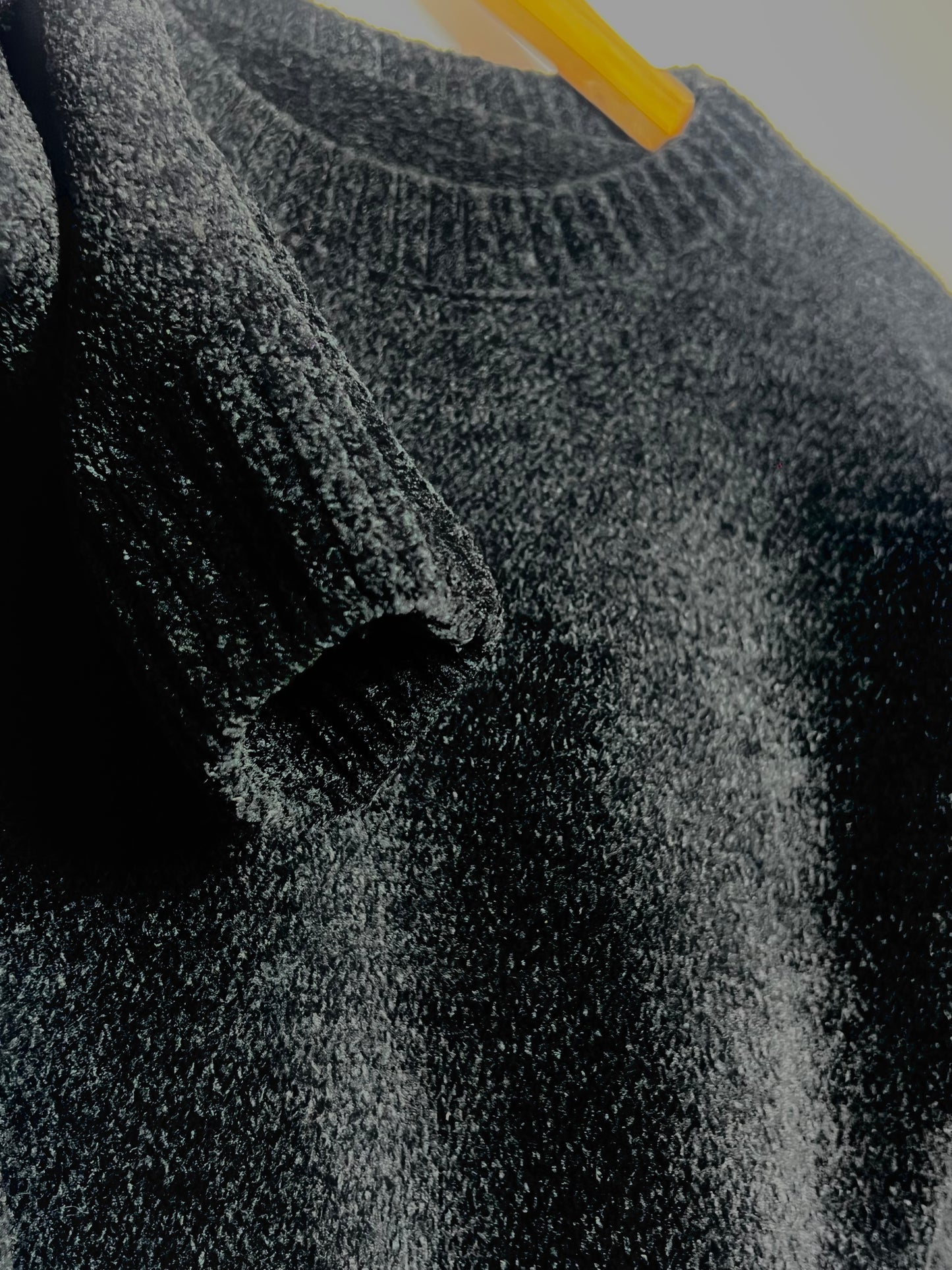 Buzo de Chenille con Faja Elastizada Color Negro