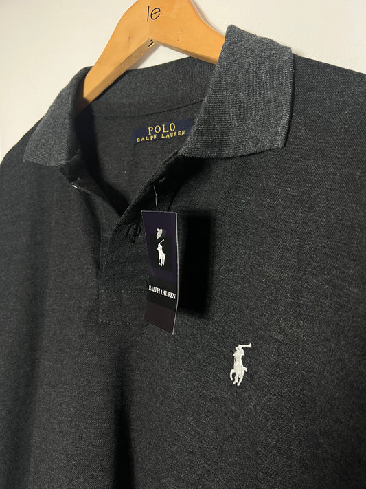 Remera Polo color gris y negro