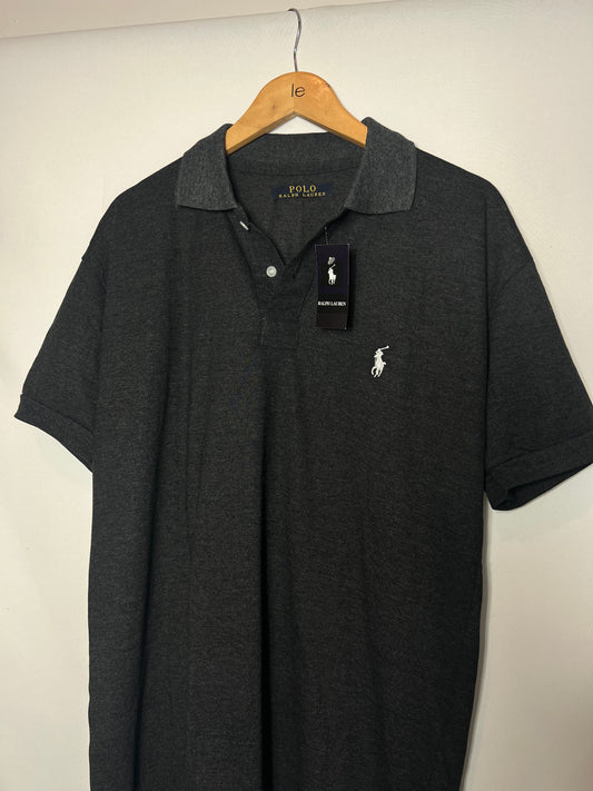 Remera Polo color gris y negro