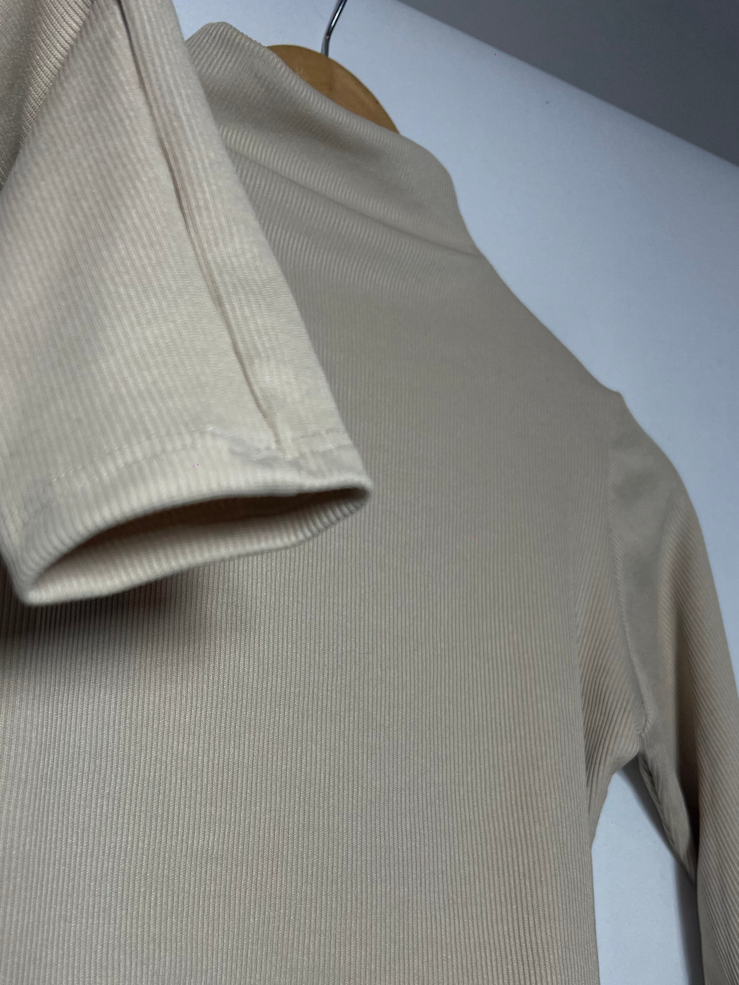 Polera Morley Cuello Medio Color Beige